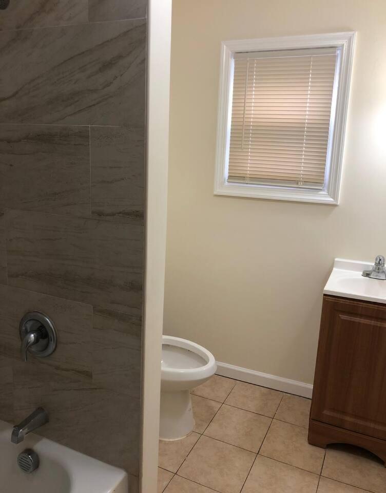 Large And Private 3 Bedroom And 1 Bathroom Apartment Near Newark International Airport Ewr And New York City Extérieur photo