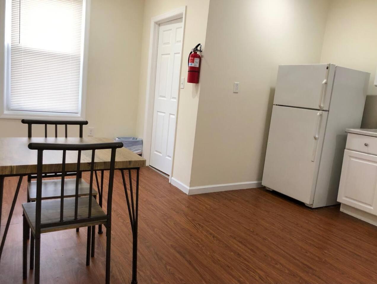 Large And Private 3 Bedroom And 1 Bathroom Apartment Near Newark International Airport Ewr And New York City Extérieur photo